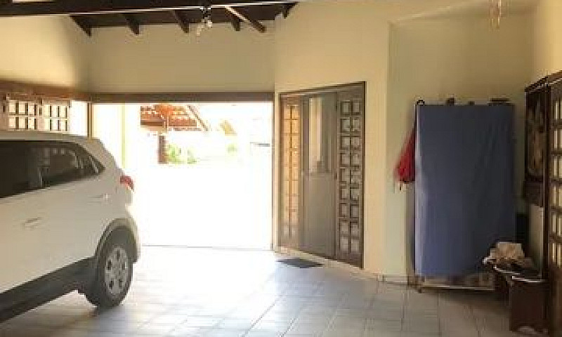 Sobrado No Saguaçu...