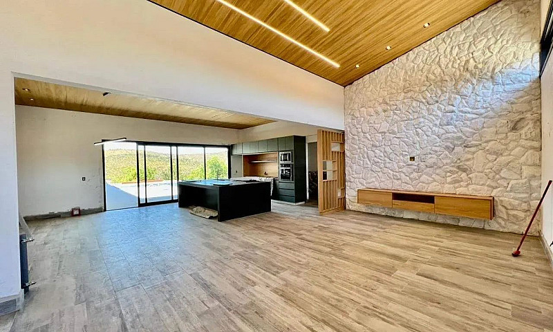 Casa Em Condomínio À...