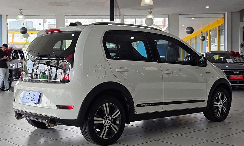 Volkswagen Up! Cross...