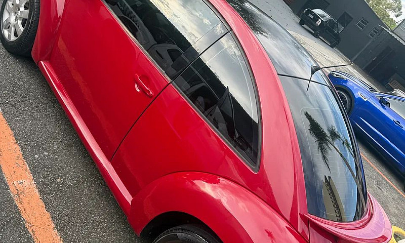 Volkswagen New Beetl...