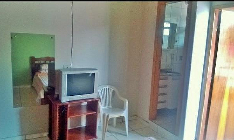 Quarto C/ Banheiro P...