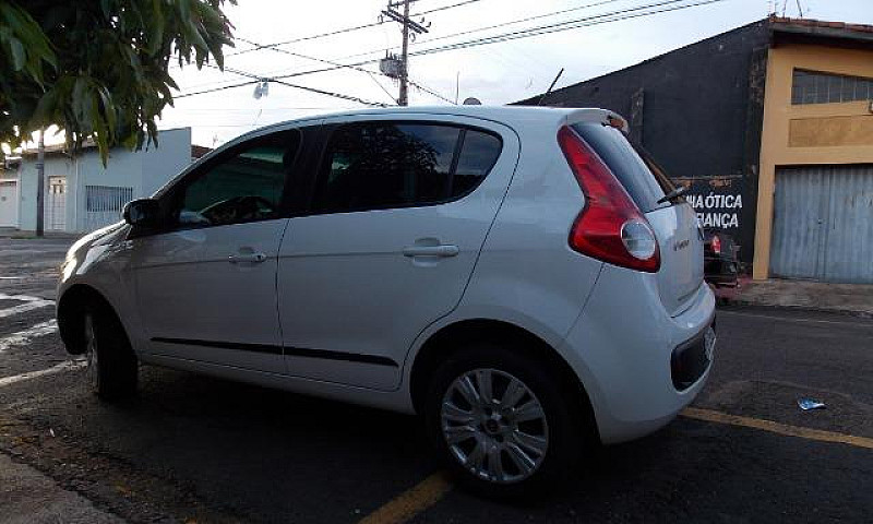 Fiat Palio Essence 1...