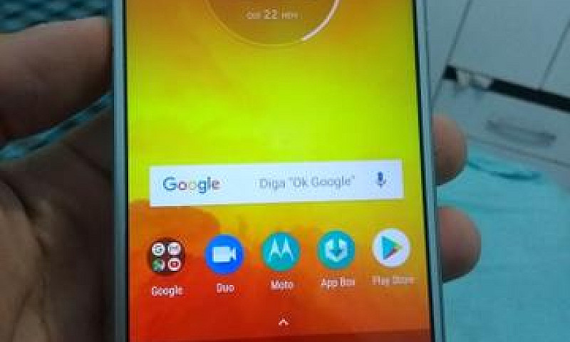 Moto E5...