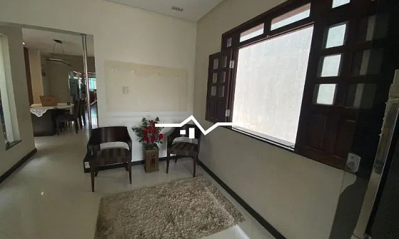 Casa De 525M² Com 4 ...