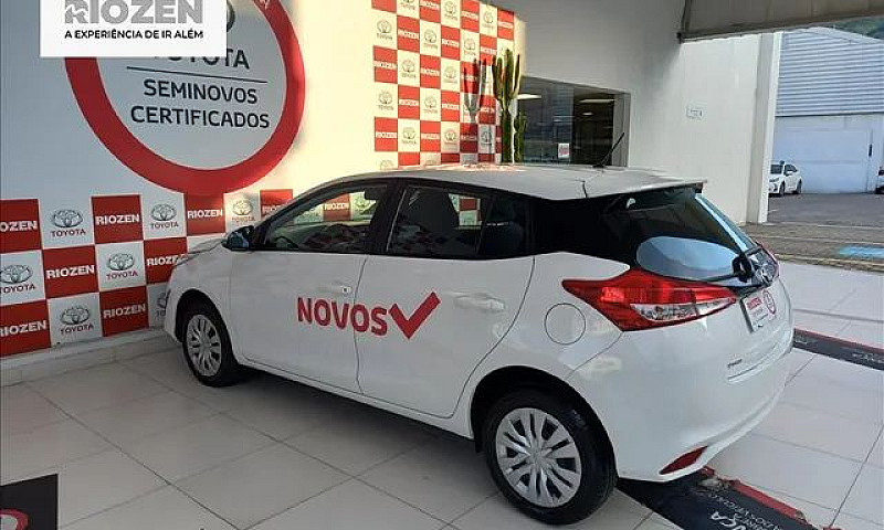 Toyota Yaris 1.3 16V...