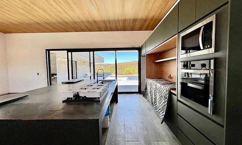 Casa Em Condomínio À...