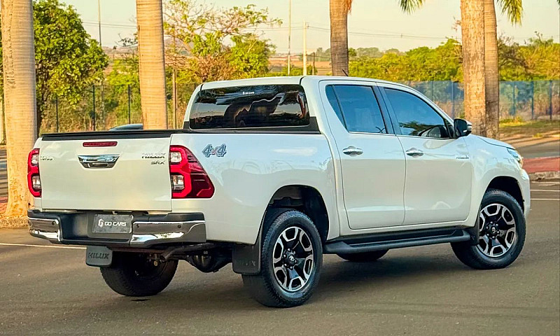 Toyota Hilux Srx 2.8...