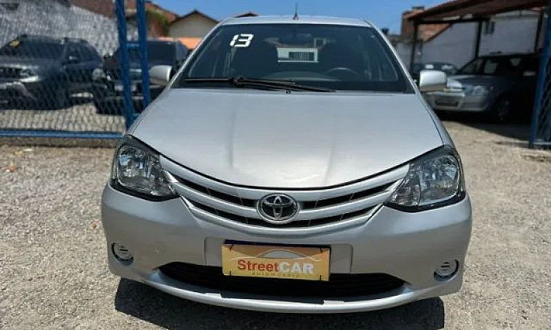 Toyota Etios X 1.3 F...