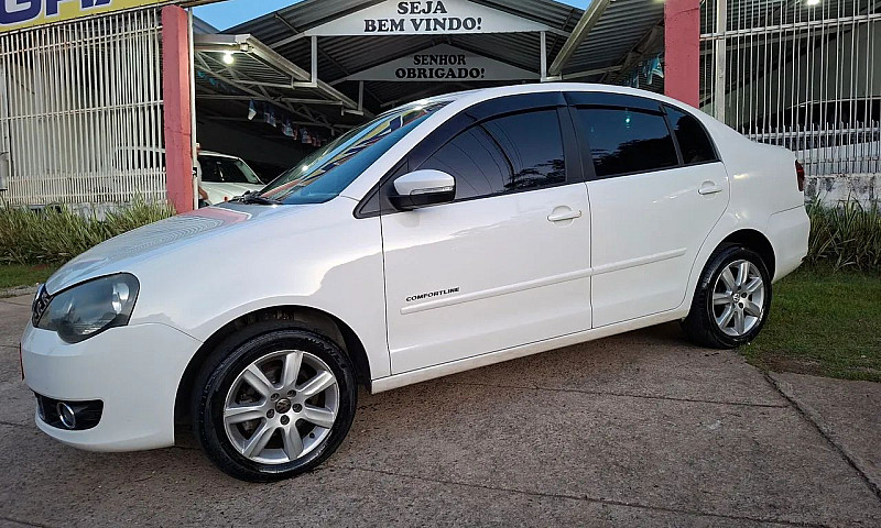 Volkswagen Polo Sed....