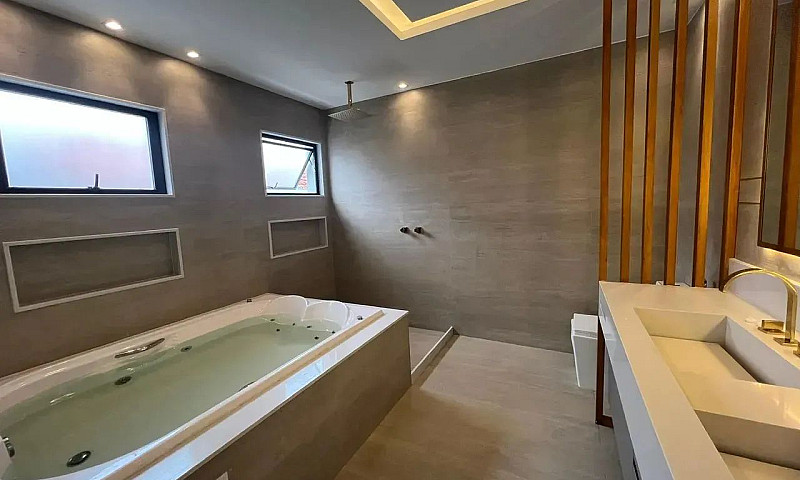 Casa Contemporânea R...