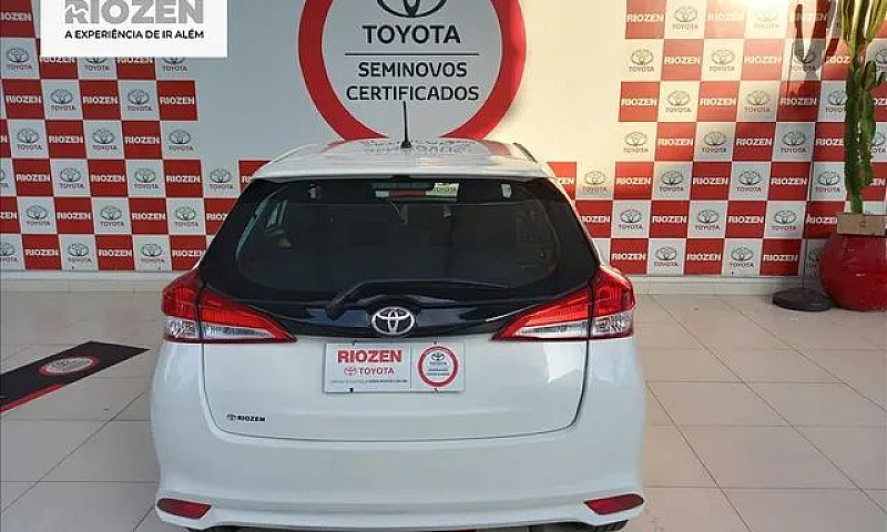 Toyota Yaris 1.3 16V...
