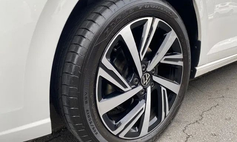 Volkswagen Virtus Hi...