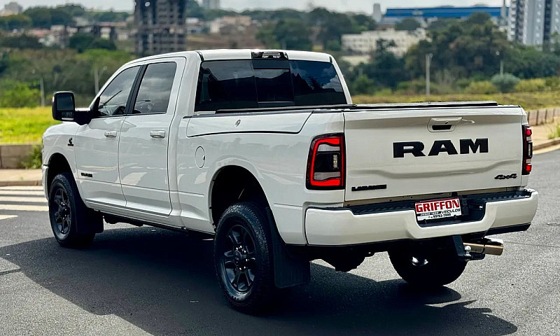 Ram 2500 Night Editi...