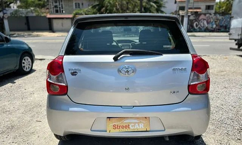 Toyota Etios X 1.3 F...