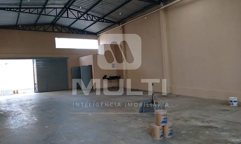 Galpã£O - Alto Umuar...