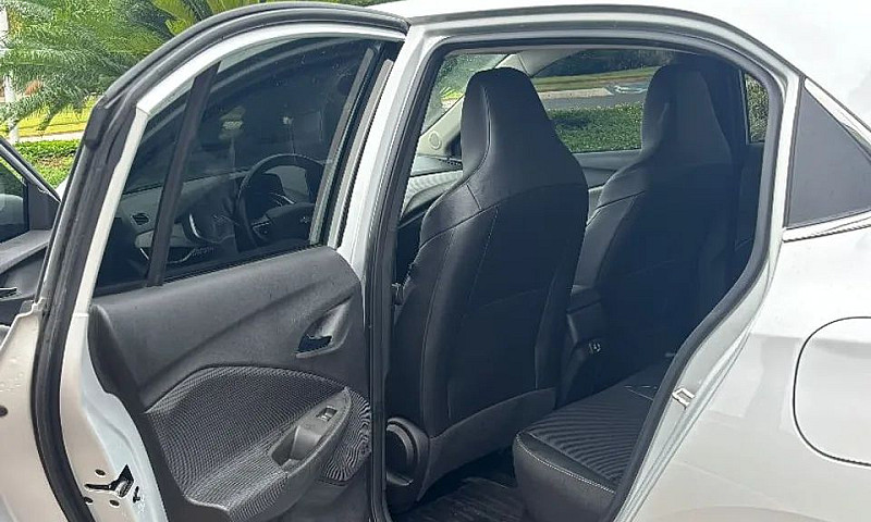 Chevrolet Onix Hatch...