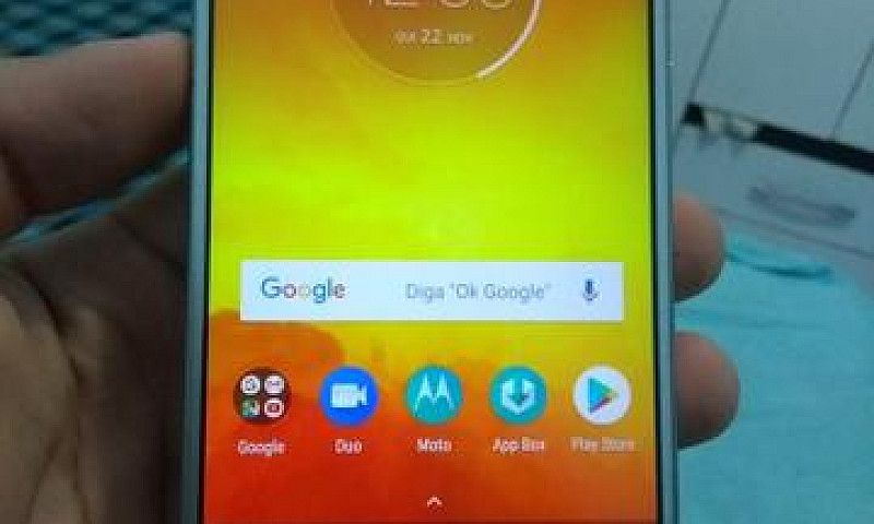 Moto E5...