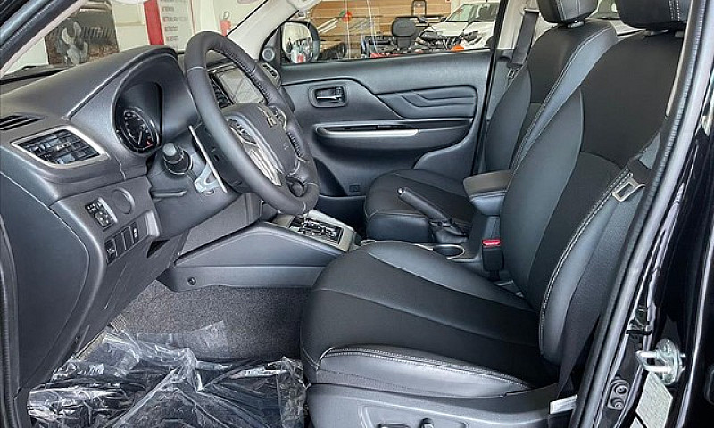 Mitsubishi L200 Trit...