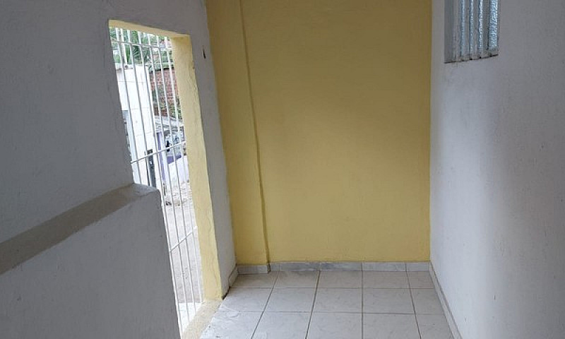 Vendo Casa Com 2 Qua...