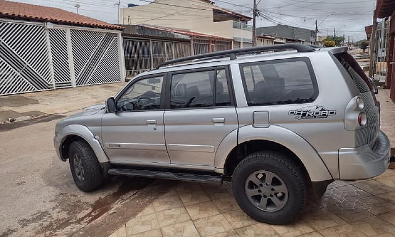 Pajero Sport ...