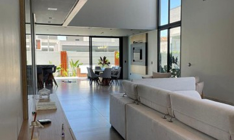 Casa Com 4 Suítes No...
