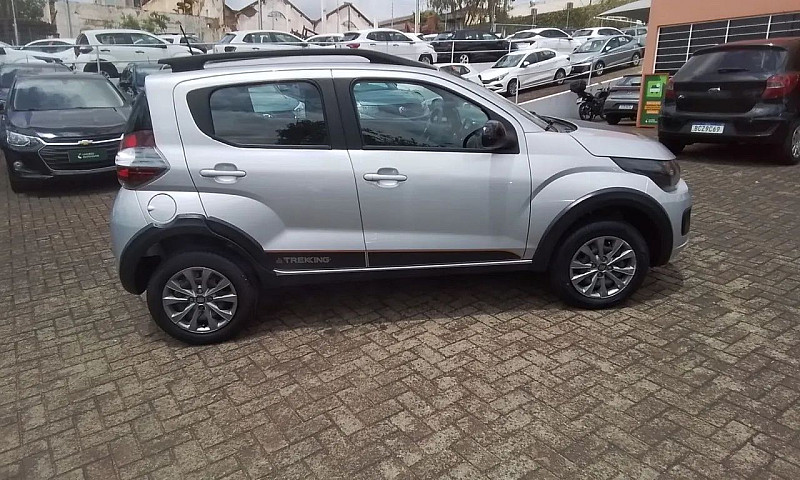 Fiat Mobi Trekking 1...
