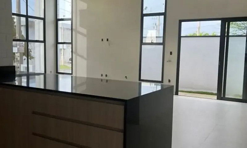 Casa Com 3 Dormitóri...