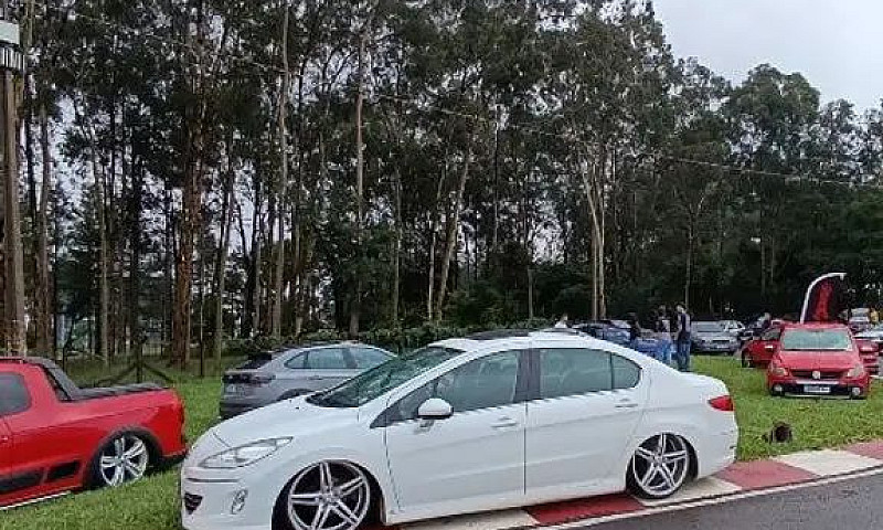 Peugeot 408 Sedan Gr...