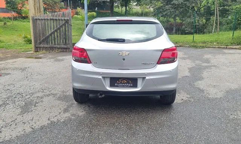 Chevrolet Onix Hatch...