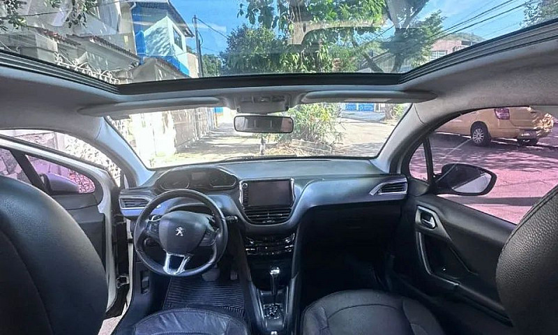 Peugeot 208 Griffe 1...