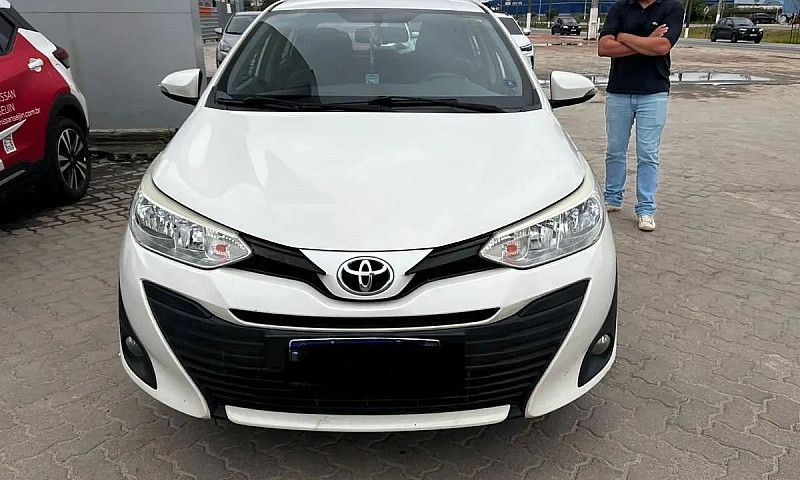 Toyota Yaris Xl Seda...