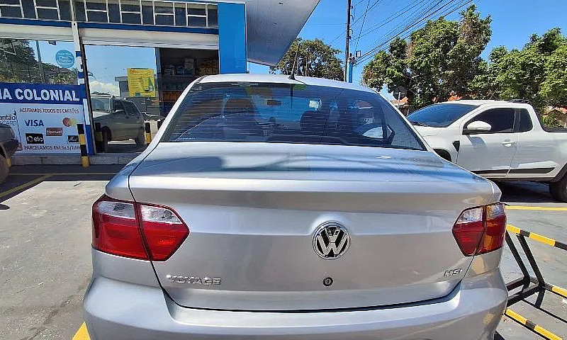 Volkswagen Voyage 1....