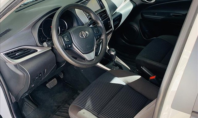 Toyota Yaris 1.5 16V...
