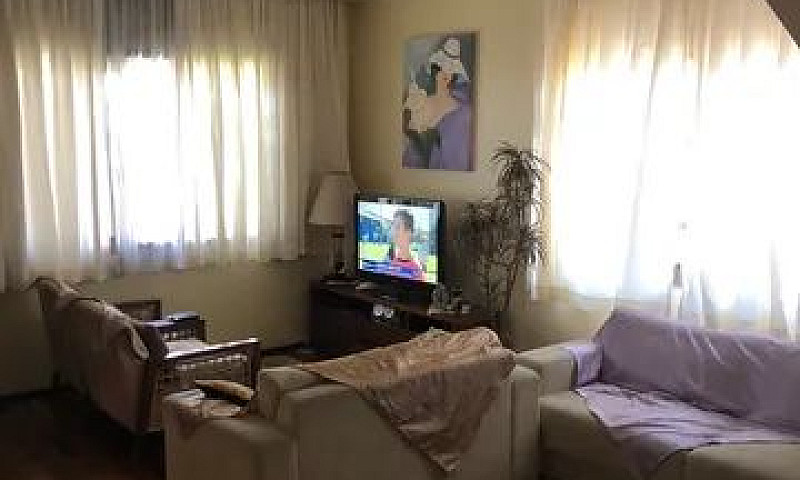 Sobrado No Saguaçu...