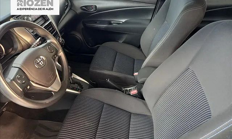 Toyota Yaris 1.3 16V...