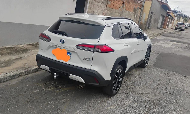 Toyota Corolla Cross...