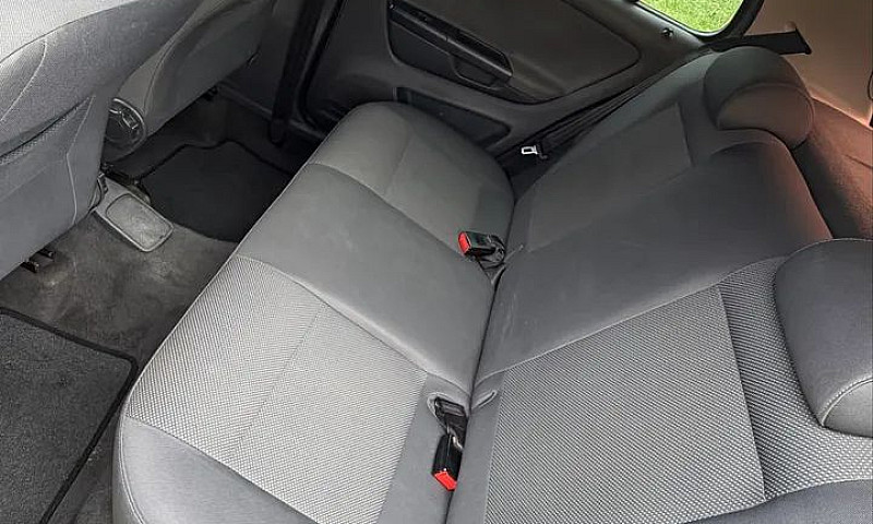 Volkswagen Fox 1.6 M...