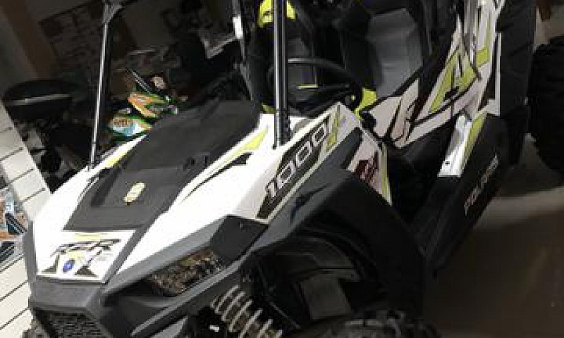 Polaris Rzr Xp 1000...