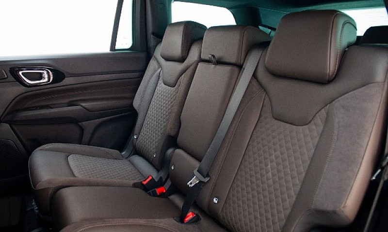 Jeep Commander 2.0 T...