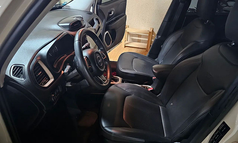 Renegade 1.8 Sport A...
