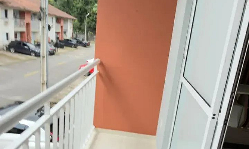 Condomínio Largo Ver...