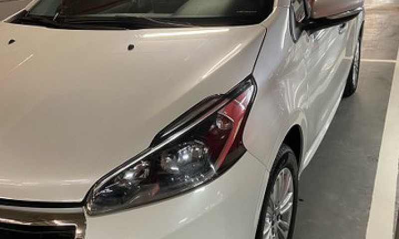 Peugeot 208 Allure 1...