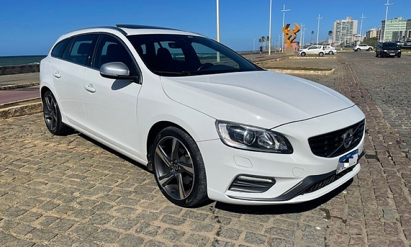 Volvo V60 R-Design...