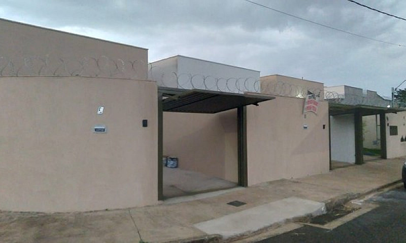 Vendo 3 Casas 380.00...