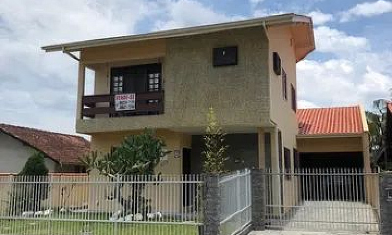 Sobrado No Saguaçu...