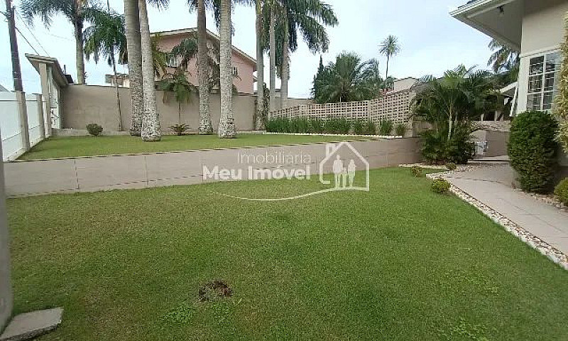 Casa 3 Dorm Com Pisc...