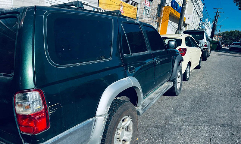 Toyota Hilux Sw4 4X4...