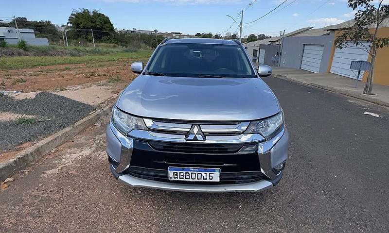 Mitsubishi Outlander...