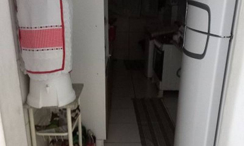 Alugo Quarto Para Me...