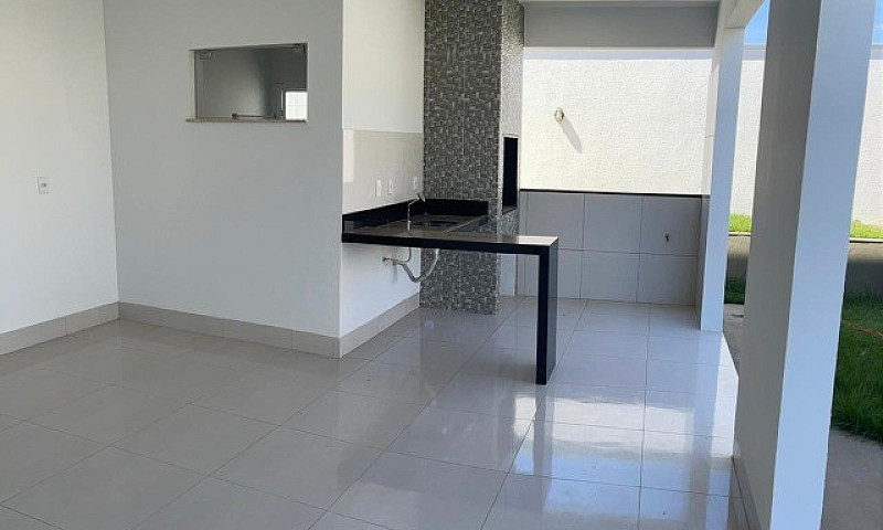 Vende-Se Casa Térrea...